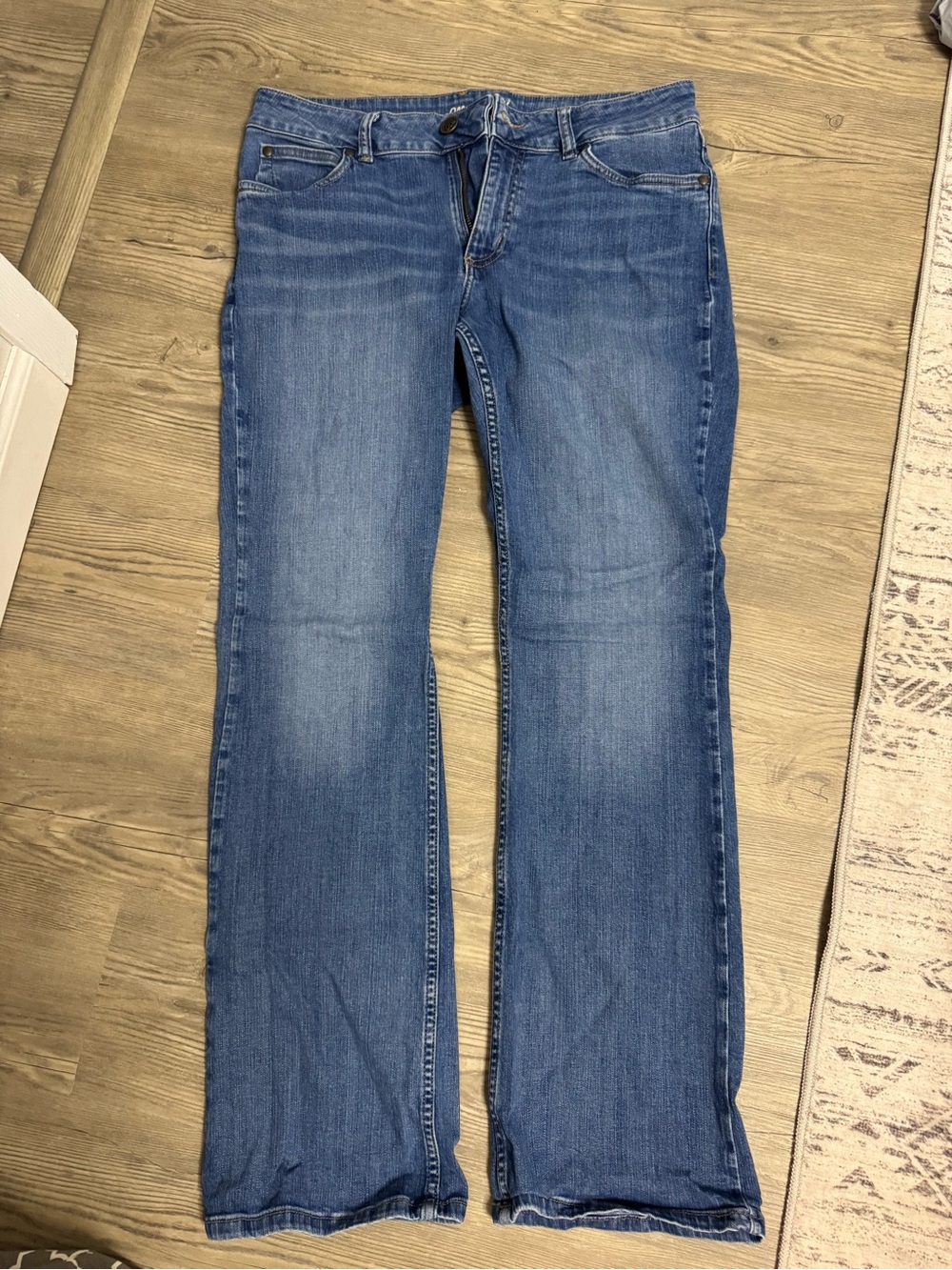Wrangler women’s Medium Blue Bootcut Jeans